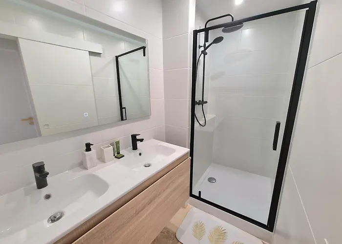 Arenes - T2 Calme Climatise Apartment Nimes